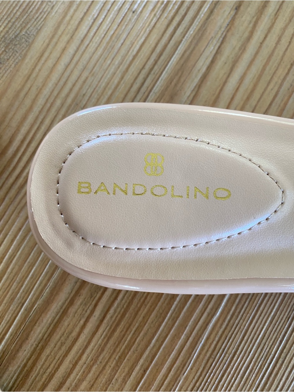 Bandolino Light pink/ Beige Patent Scalloped Slide Mules size 10 nwot - Picture 2 of 4